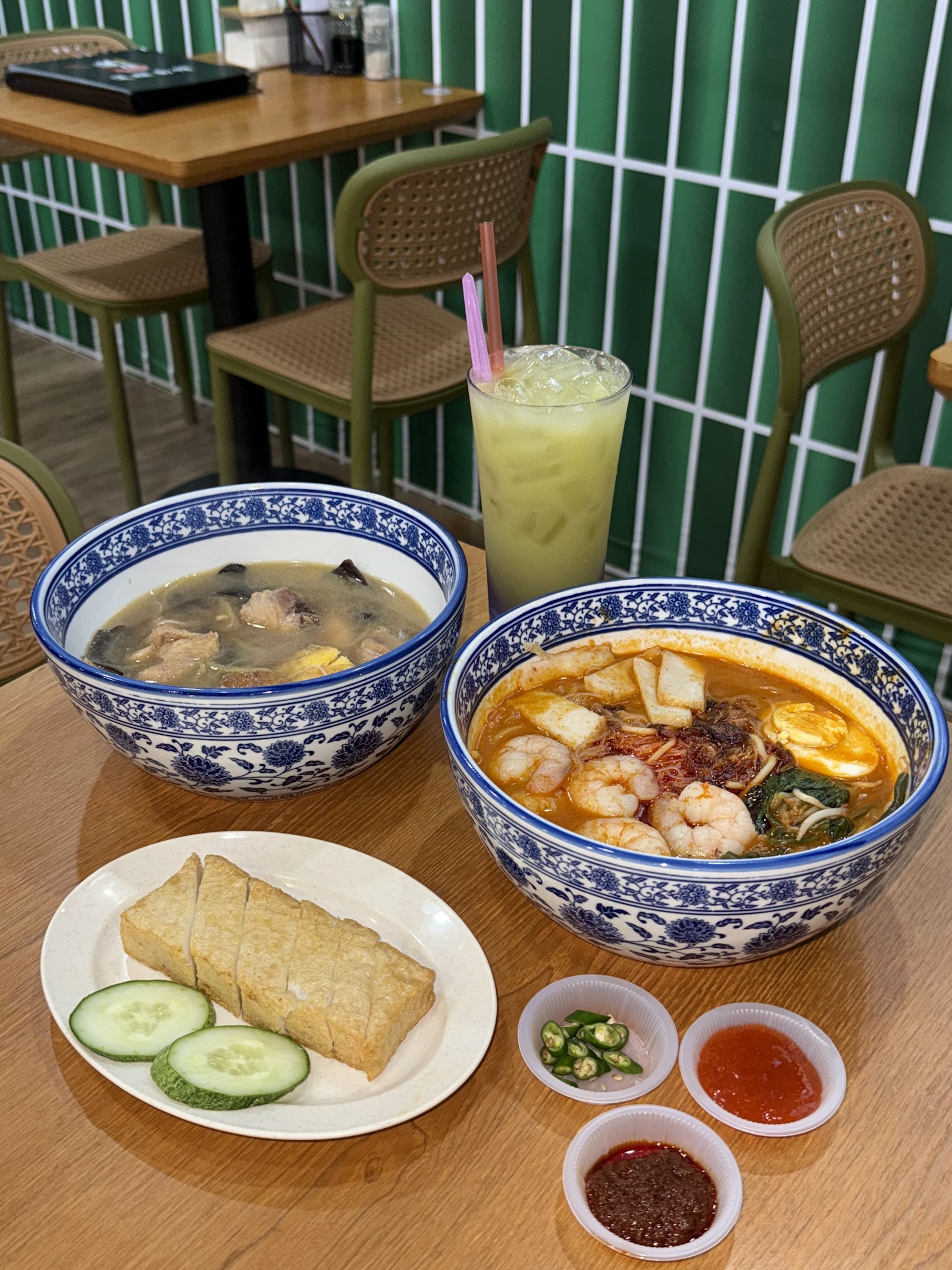 Lian Jie Noodle House plus (总行） 9